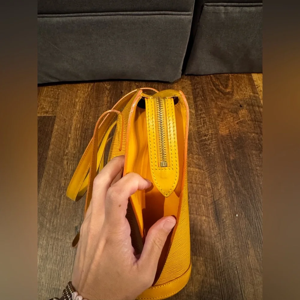 Louis Vuitton Yellow Epi Leather Saint Jacques MM Shoulder Bag - Picture 10 of 12